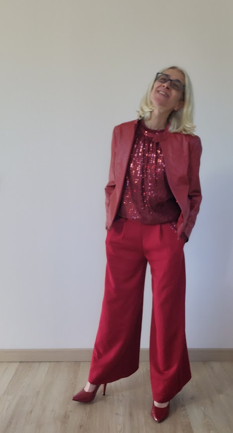 Top brillant dos nu à sequins nœud à l'arrière