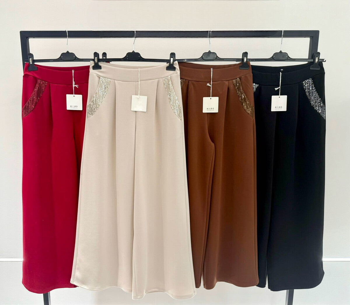 Pantalon large avec poches brillantes à sequins